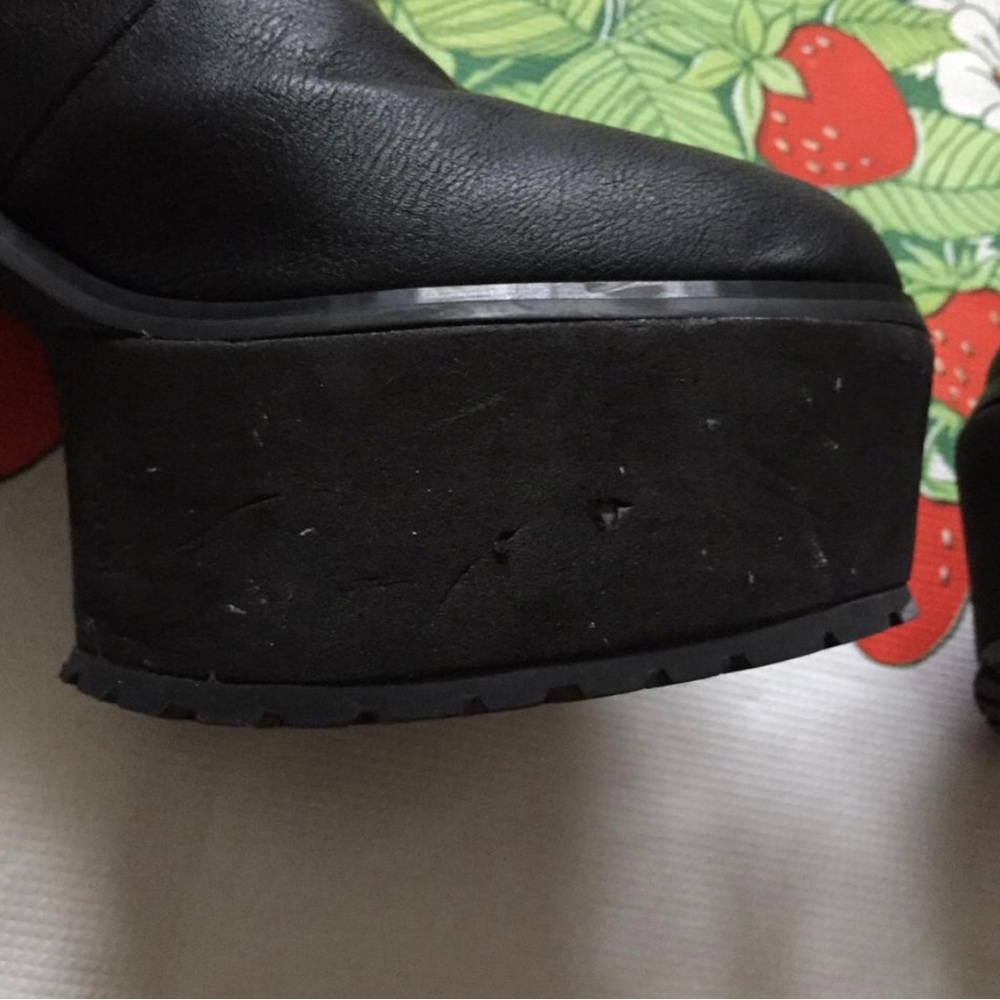 Deena & Ozzy platform boots! - Picture 3 of 4